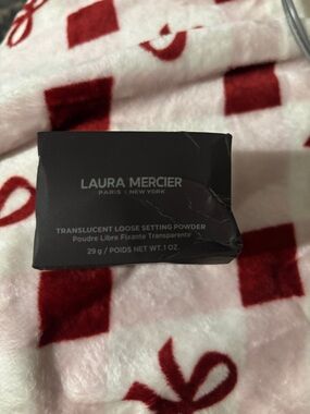 laura mercier Translucent Loose Setting Powder - Black Box